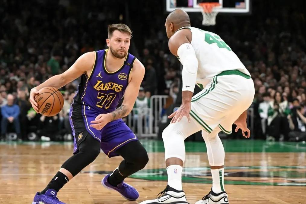 九游体育首页入口-东契奇重返赛场，反败为胜首场状态出色，利物浦观众沸腾！-九游体育首页入口