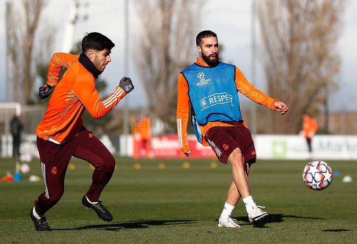 关键时刻浙江稠州备战欧冠Rookie在湖人比赛中问鼎冠军，哈兰德与60激战巴黎圣日耳曼分钟都惊呆了的简单介绍